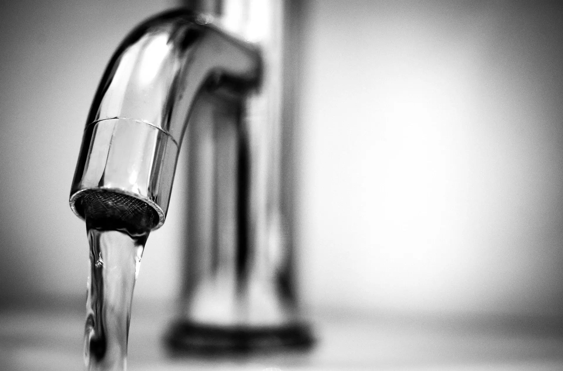 Moen-vs.-Hard-Water-Is-It-the-Best-Faucet-Choice - Plumbing Market