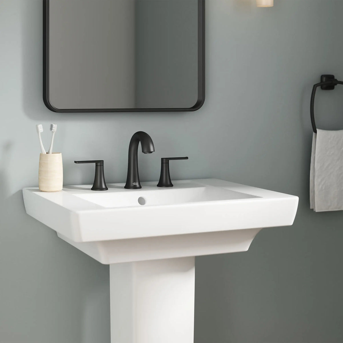 American Standard Corsham 8-Inch Widespread 2-Handle Bathroom Faucet 1.2 gpm/4.5 L/min with Lever Handle