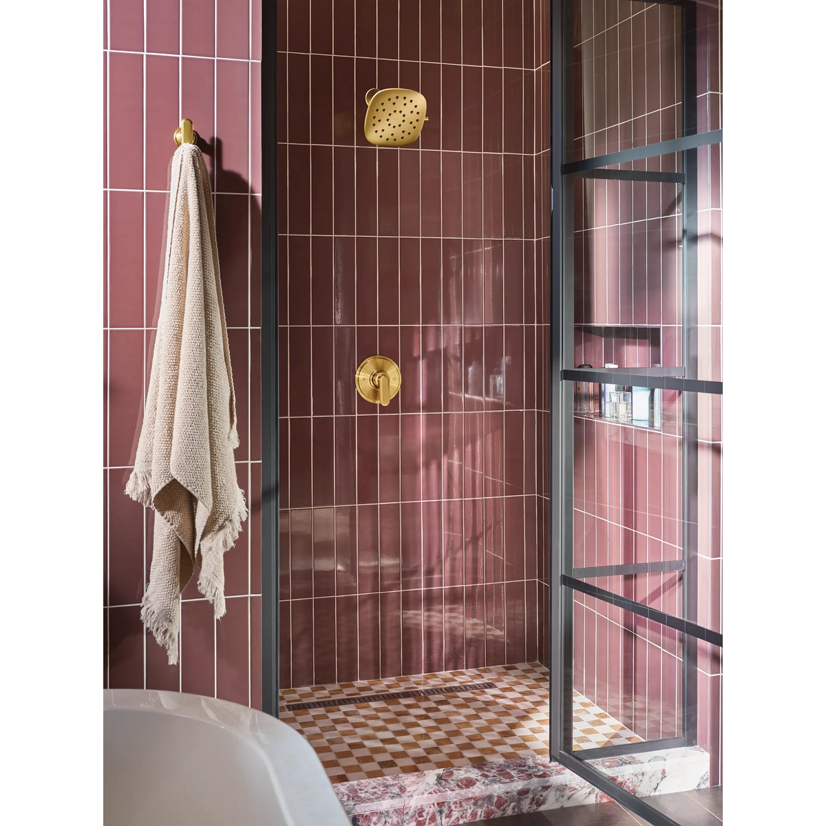 Moen Verso 7" Square Rainshower with Infiniti Dial In 220R5 in Brushed Gold (220R5BG) - view 9