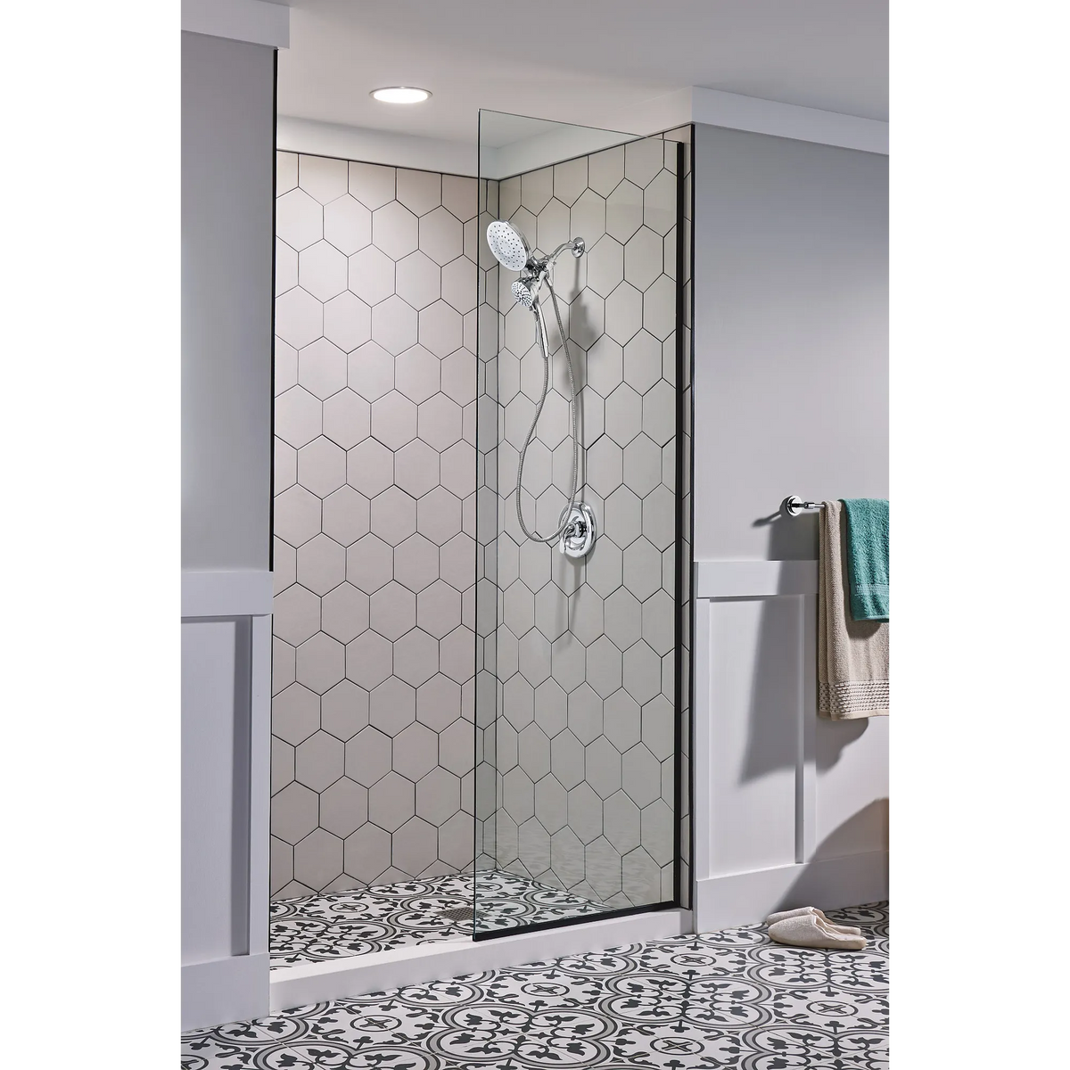 Moen Engage Six-Function 6 1/2" Diameter Standard Spray Head with Handheld Shower 26013 in Chrome (26013) - view 6