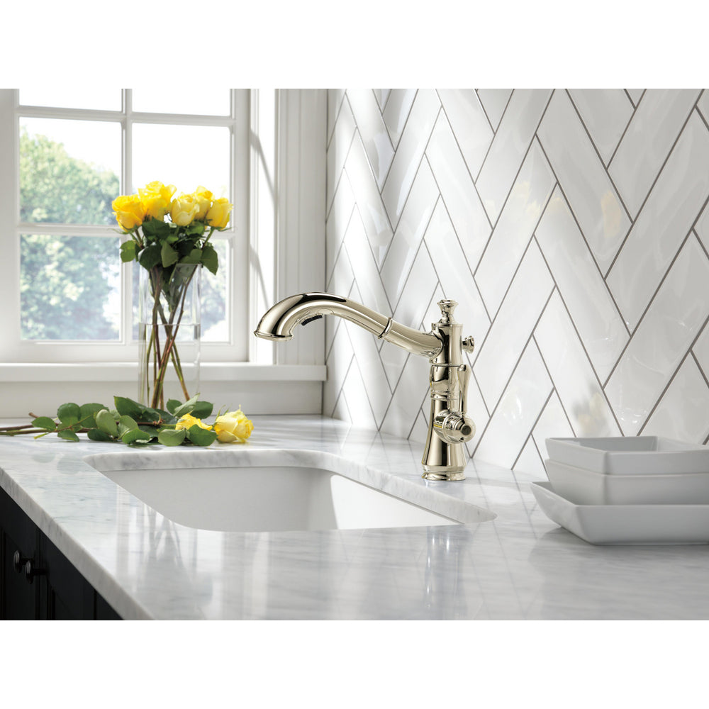 Delta Cassidy Single Handle Pull-Out Kitchen Faucet - Polished Nickel