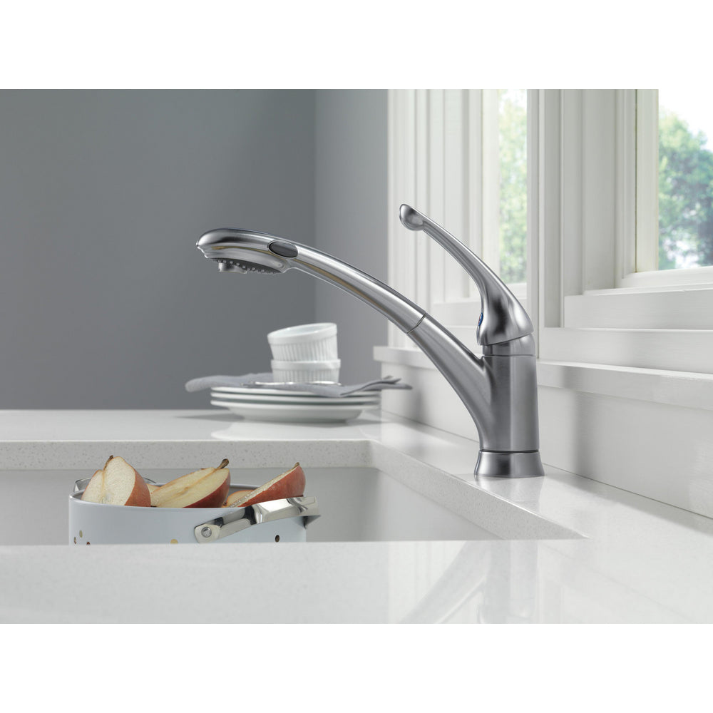 Delta Signature Kitchen Pull-Down/Out Faucet - Arctic Stainless