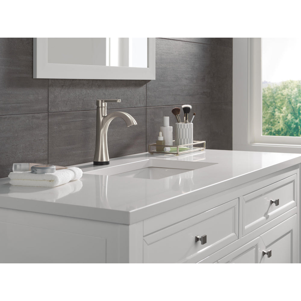 Delta LINEAX Top Handle Touch2O Bathroom Faucet