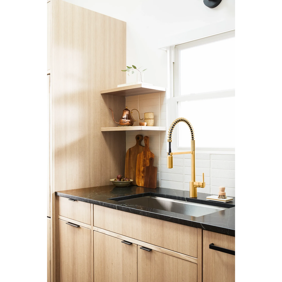 Moen Align Single-Handle Pre-Rinse Spring Pulldown Kitchen Faucet 5923 in Brushed Gold (5923BG) - view 2
