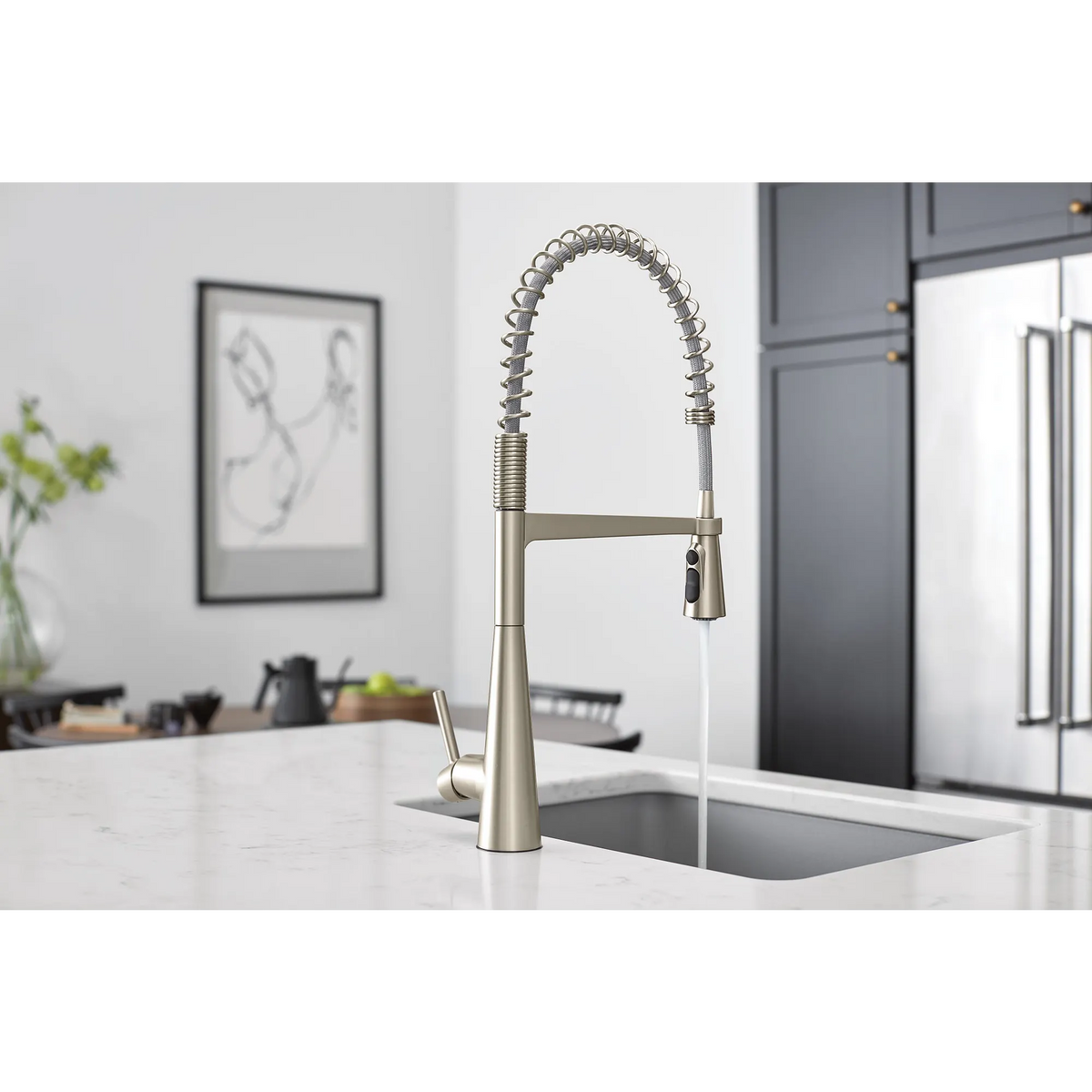 Moen Sleek Single-Handle Pre-Rinse Spring Pulldown Kitchen Faucet 5925 in Matte Black (5925BL) - view 4