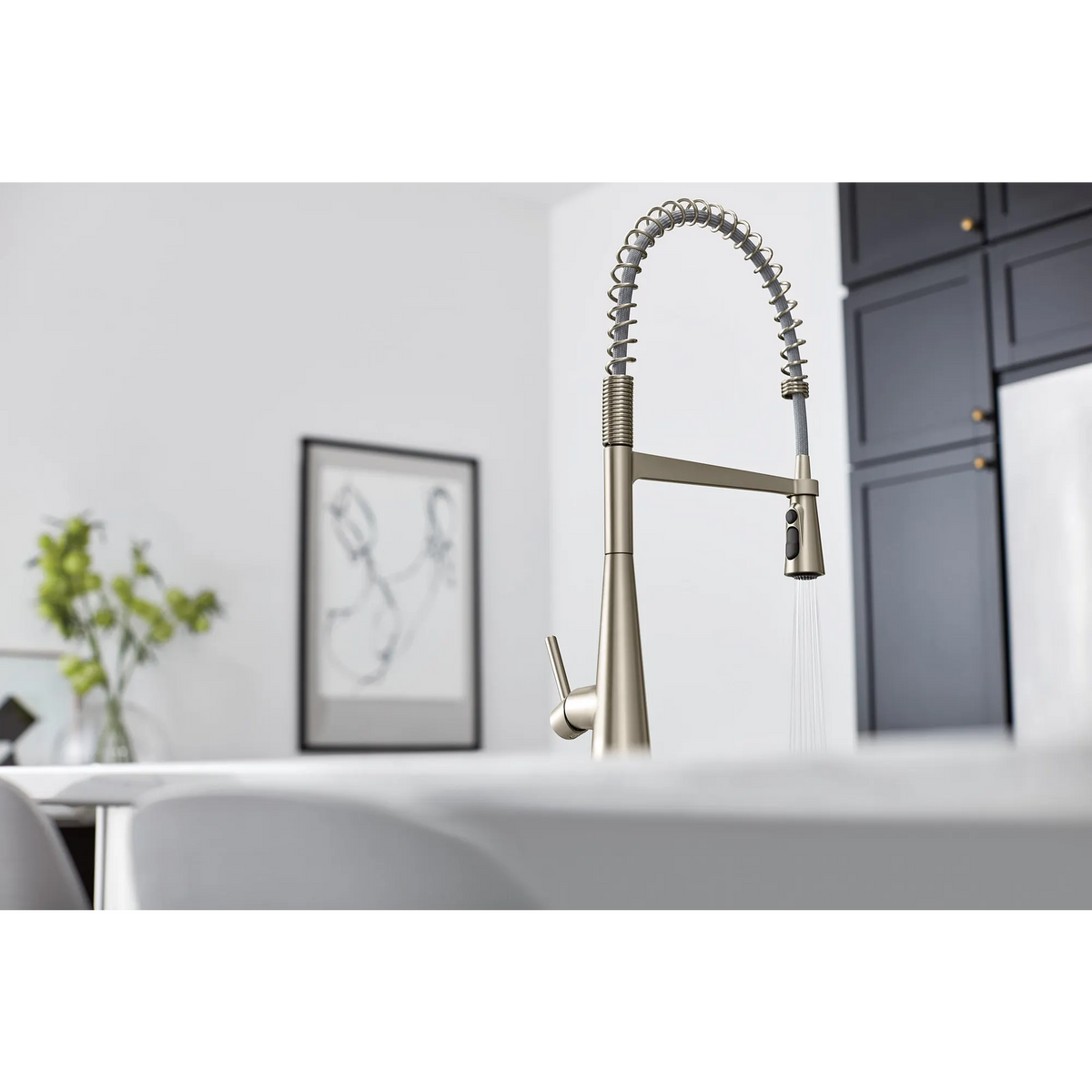 Moen Sleek Single-Handle Pre-Rinse Spring Pulldown Kitchen Faucet 5925 in Chrome (5925) - view 3