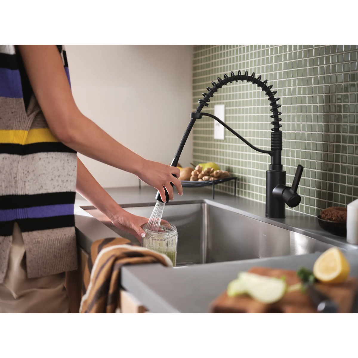 Moen Genta LX Single-Handle High-Arc Pulldown Kitchen Faucet 5926 in Matte Black (5926BL) - view 8