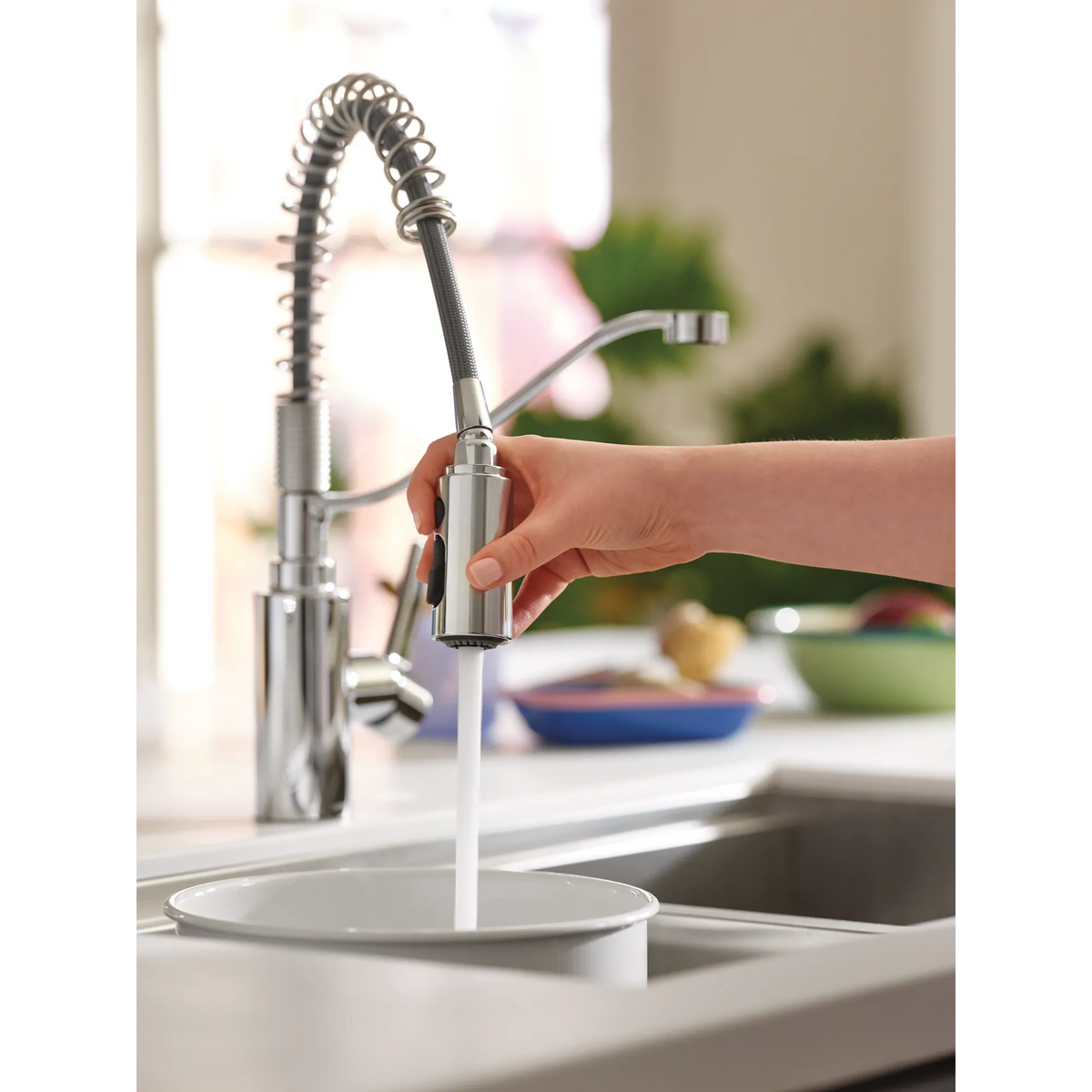 Moen Genta LX Single-Handle High-Arc Pulldown Kitchen Faucet 5926 in Chrome (5926) - view 6