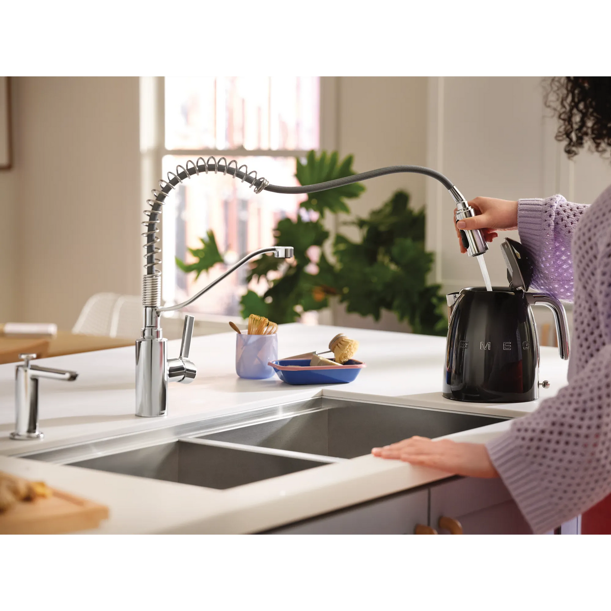Moen Genta LX Single-Handle High-Arc Pulldown Kitchen Faucet 5926 in Chrome (5926) - view 5