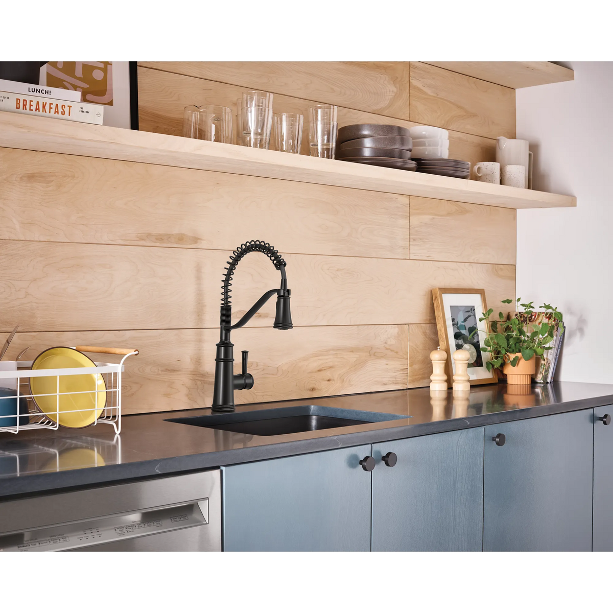 Moen Belfield Single-Handle High-Arc Pulldown Kitchen Faucet 5927 in Matte Black (5927BL) - view 3