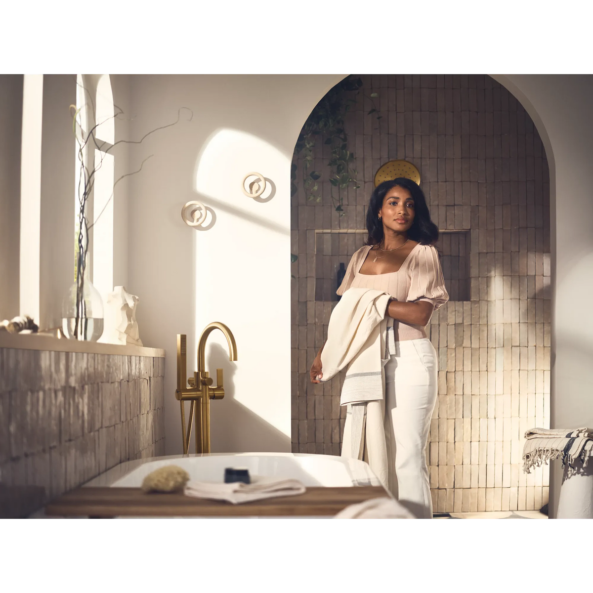Moen Cia Single-Handle Tub Filler With Hand Shower 615 in Brushed Gold (615BG) - view 9