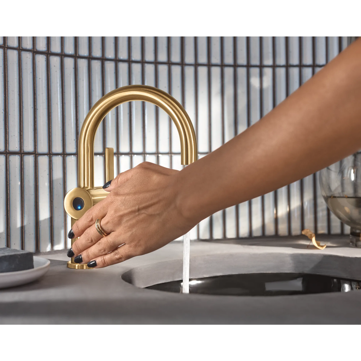 Moen Cia MotionSense Wave Single-Handle High-Arc Single Sensor Bathroom Faucet 6221EW in Brushed Gold (6221EWBG) - view 2