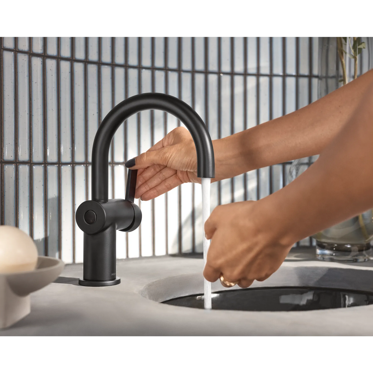 Moen Cia MotionSense Wave Single-Handle High-Arc Single Sensor Bathroom Faucet 6221EW in Matte Black (6221EWBL) - view 4