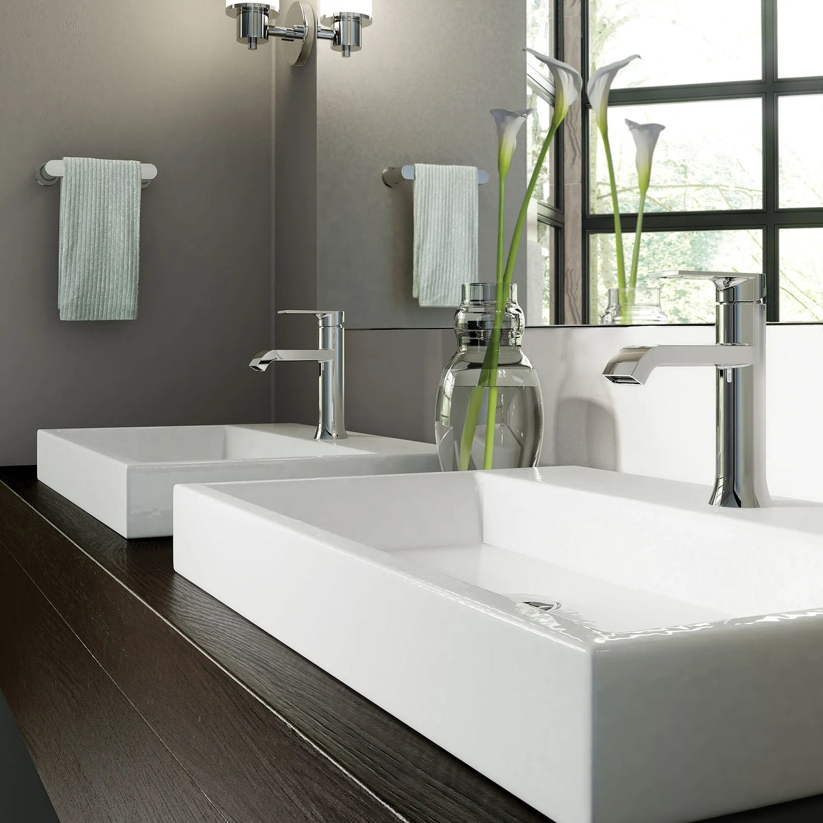 Moen Genta LX Hand Towel Bar BH3886 in Chrome (BH3886CH) - view 4
