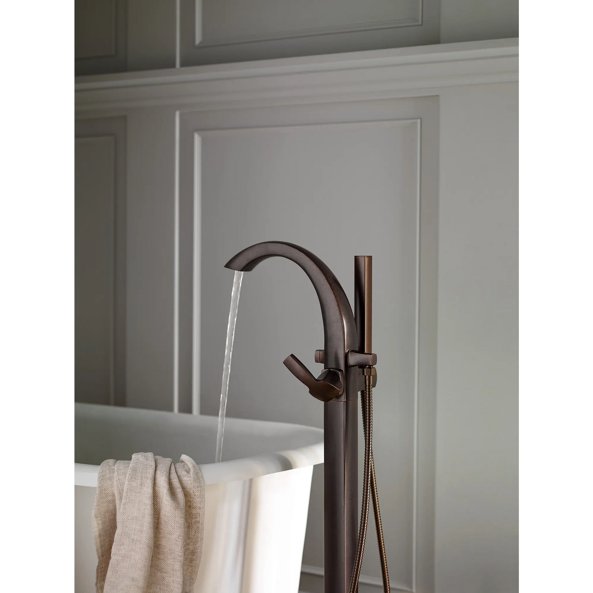 Moen Voss Single-Handle Tub Filler With Hand Shower 695 in Oil Rubbed Bronze (695ORB) - view 5