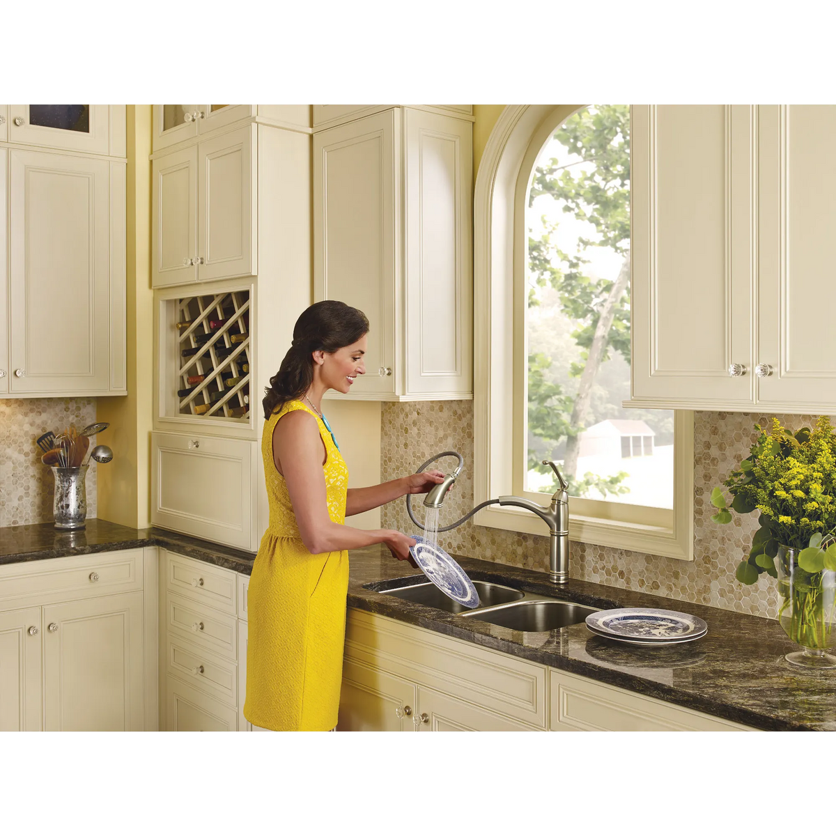 Moen Brantford Single-Handle High-Arc Pullout Kitchen Faucet 7295 in Spot Resist Stainless (7295SRS) - view 4