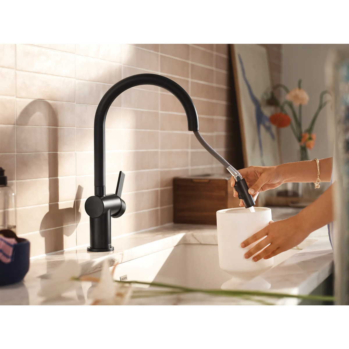 Moen Cia Single-Handle High-Arc Pulldown Kitchen Faucet 7622 in Matte Black (7622BL) - view 3