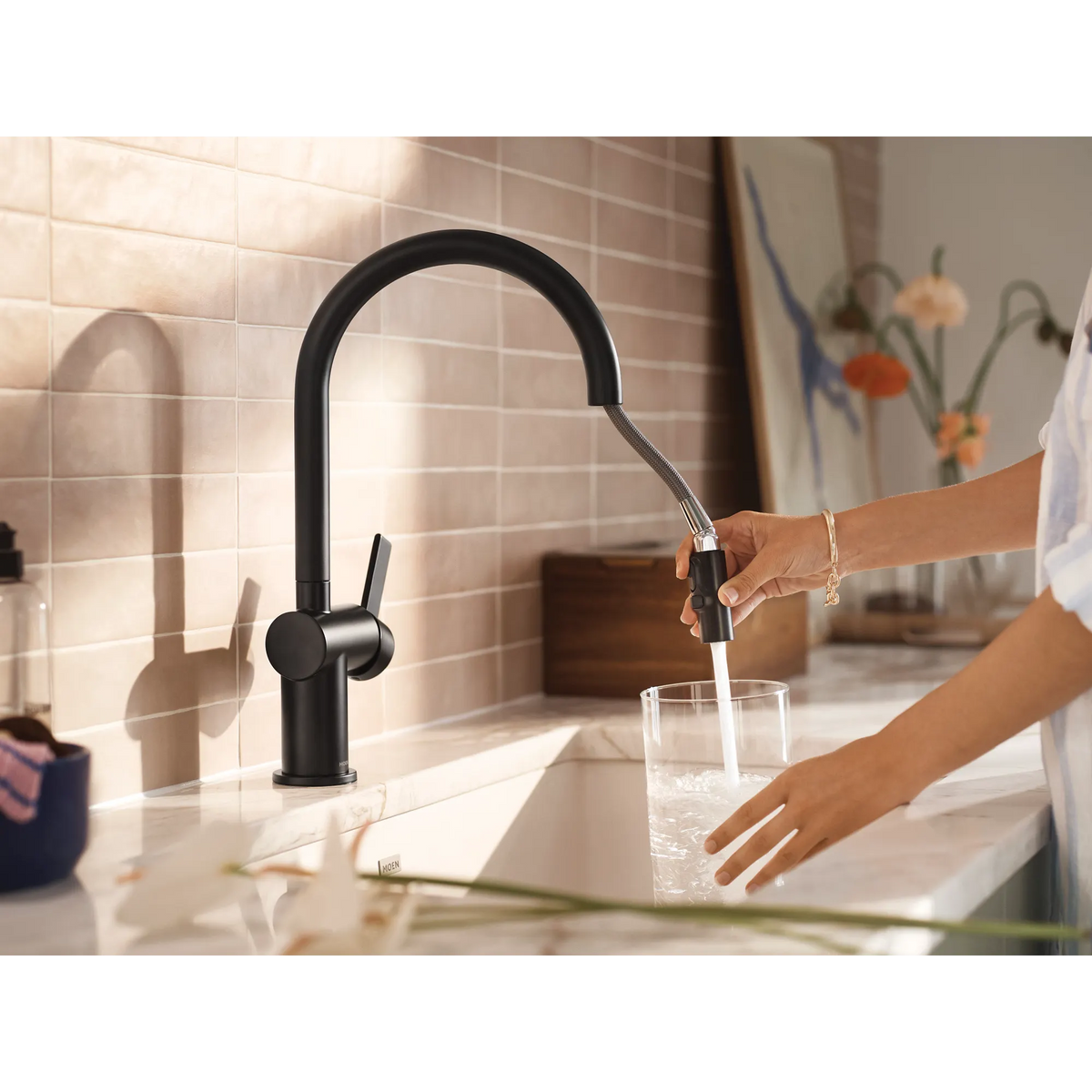 Moen Cia Single-Handle High-Arc Pulldown Kitchen Faucet 7622 in Matte Black (7622BL) - view 10