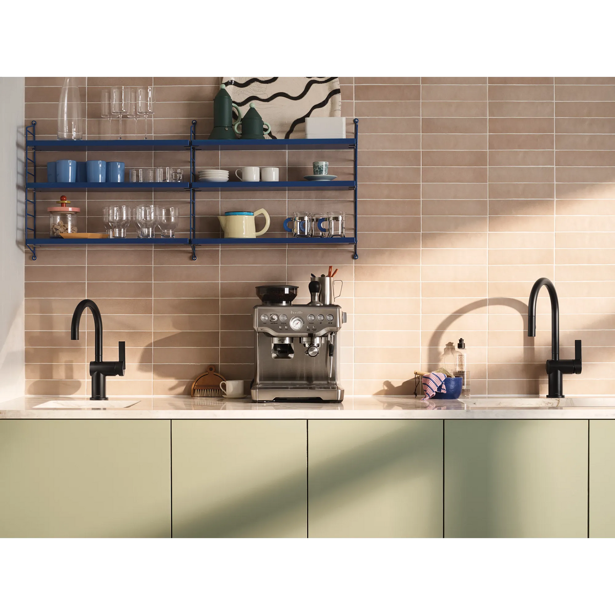 Moen Cia MotionSense Wave Single-Handle High-Arc Single-Sensor Pulldown Kitchen Faucet 7622EW in Matte Black (7622EWBL) - view 7