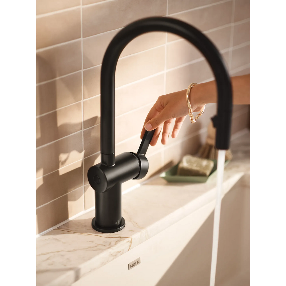 Moen Cia MotionSense Wave Single-Handle High-Arc Single-Sensor Pulldown Kitchen Faucet 7622EW in Matte Black (7622EWBL) - view 5