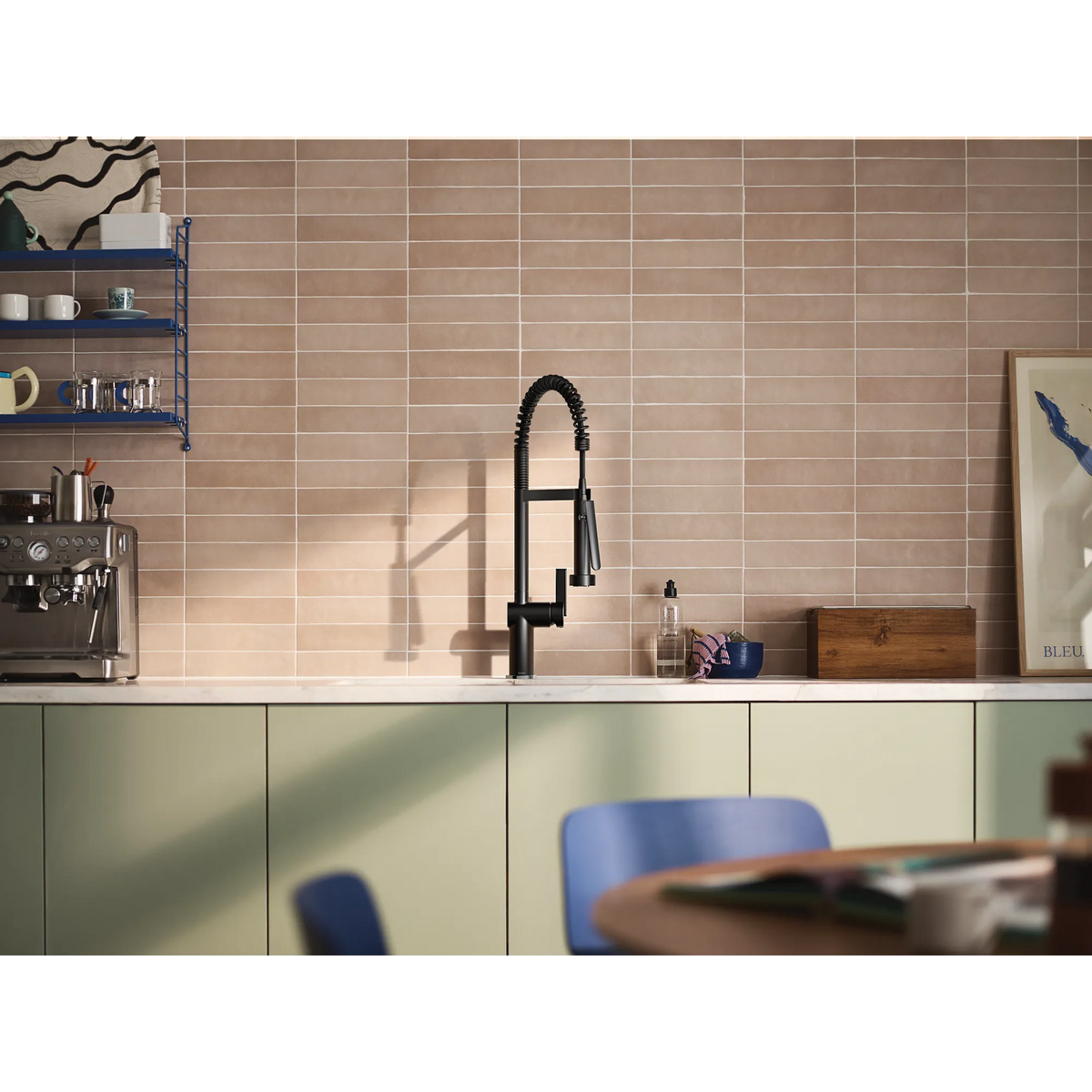 Moen Cia Single-Handle High-Arc Pulldown Spring Kitchen Faucet 7822 in Matte Black (7822BL) - view 2