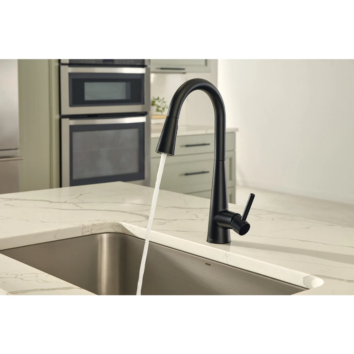 Moen Sleek Single-Handle High-Arc Pulldown Kitchen Faucet 7864 in Matte Black (7864BL) - view 4