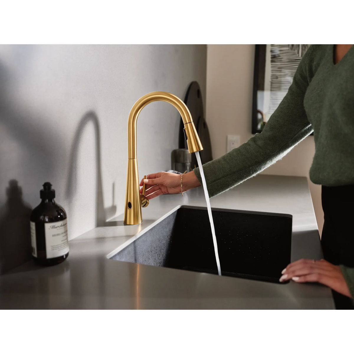 Moen Sleek MotionSense Wave Single-Handle High-Arc Single-Sensor Pulldown Kitchen Faucet 7864EW in Brushed Gold (7864EWBG) - view 11