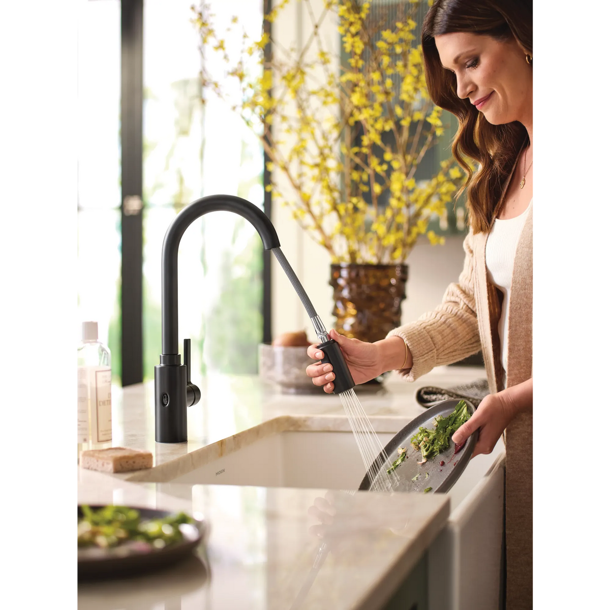Moen Genta LX MotionSense Wave Single-Sensor Single-Handle High-Arc Pulldown Kitchen Faucet 7882EW in Matte Black (7882EWBL) - view 11