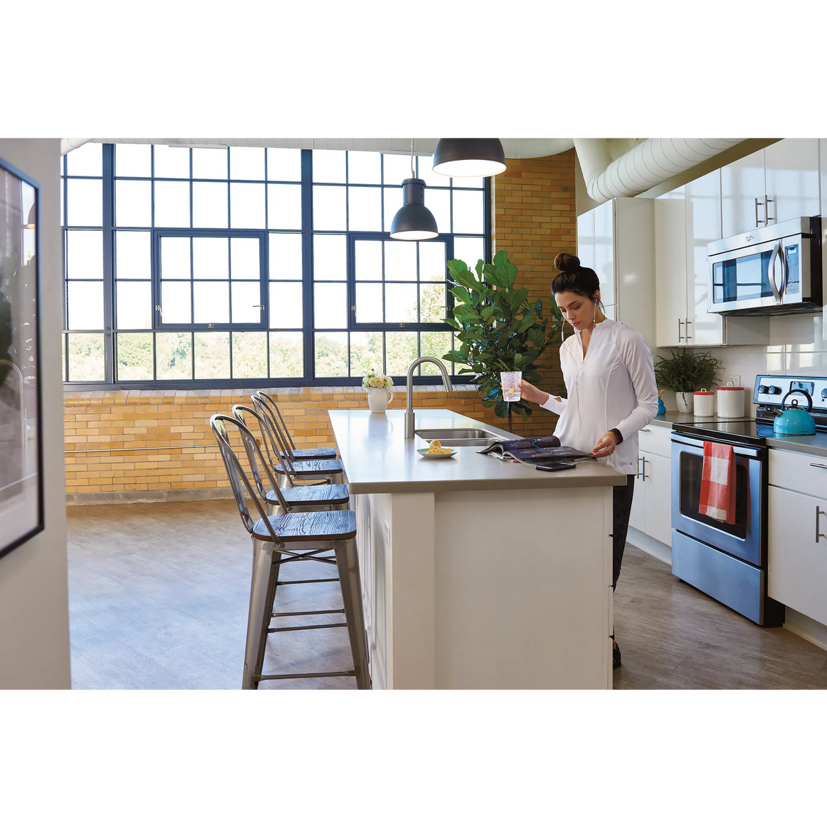 Moen Genta LX Single-Handle High-Arc Pulldown Kitchen Faucet 7882 in Spot Resist Stainless (7882SRS) - view 5