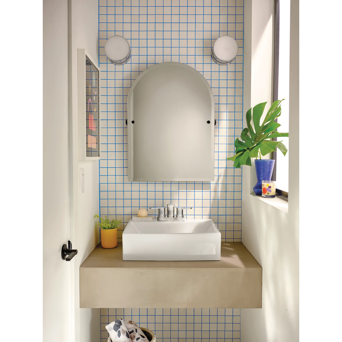 Moen Laris Two-Handle Low-Arc Bathroom Faucet 84015 in Chrome (84015) - view 3