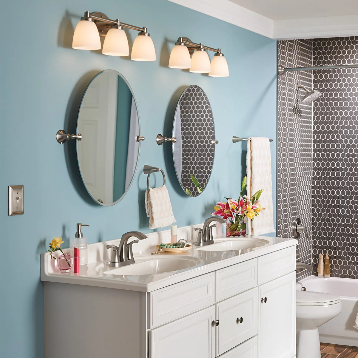 Moen Lindor 24" Towel Bar MY8724 in Spot Resist Brushed Nickel (MY8724BN) - view 4