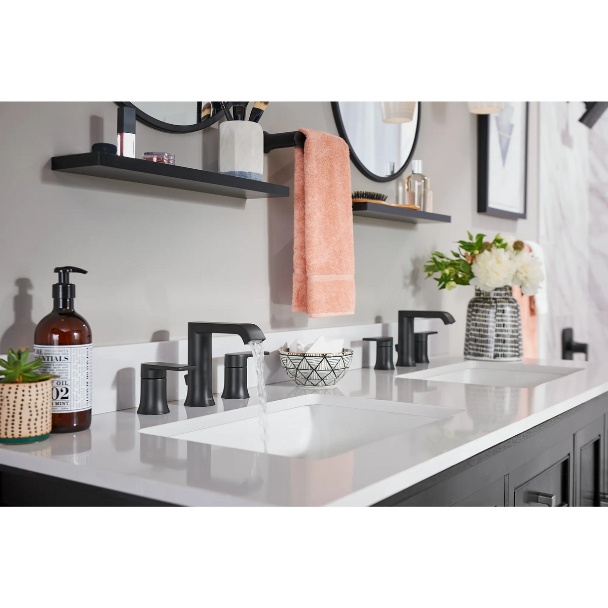 Moen Genta LX Hand Towel Bar BH3886 in Matte Black (BH3886BL) - view 2