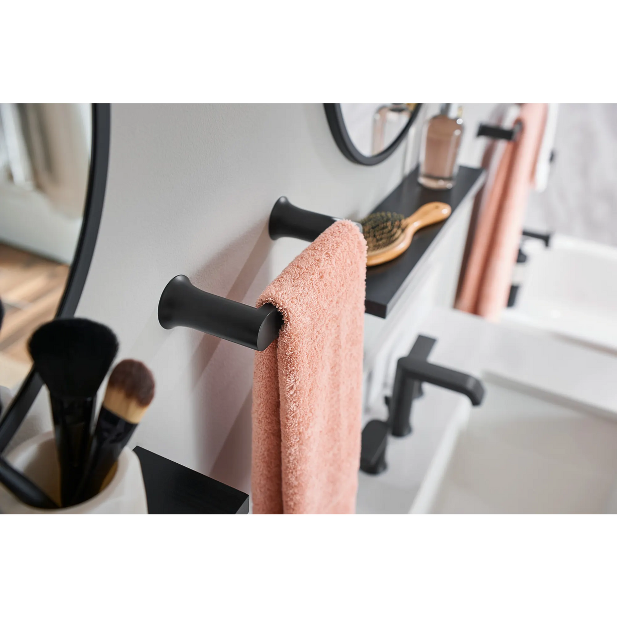 Moen Genta LX Hand Towel Bar BH3886 in Matte Black (BH3886BL) - view 5