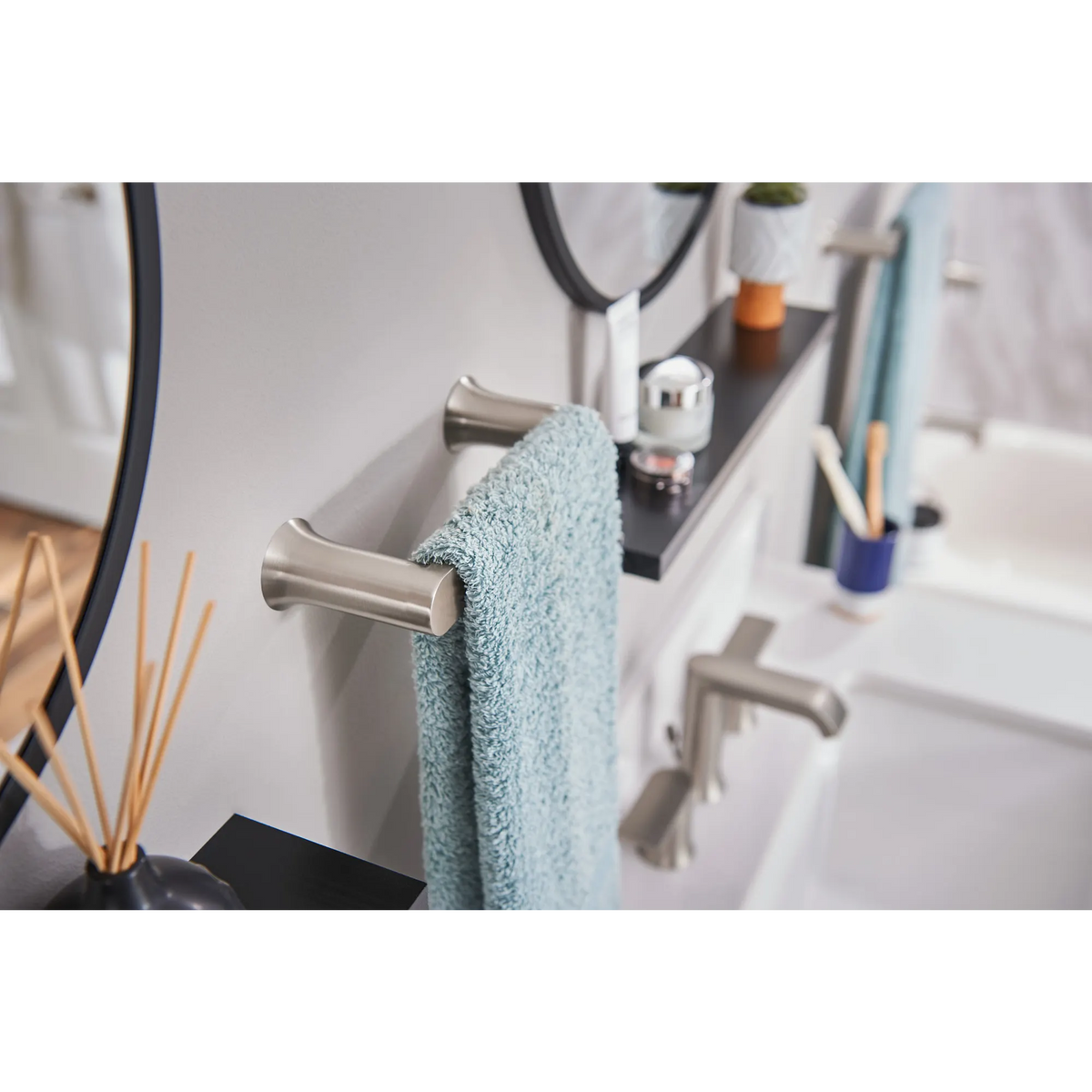 Moen Genta LX Hand Towel Bar BH3886 in Brushed Nickel (BH3886BN) - view 2