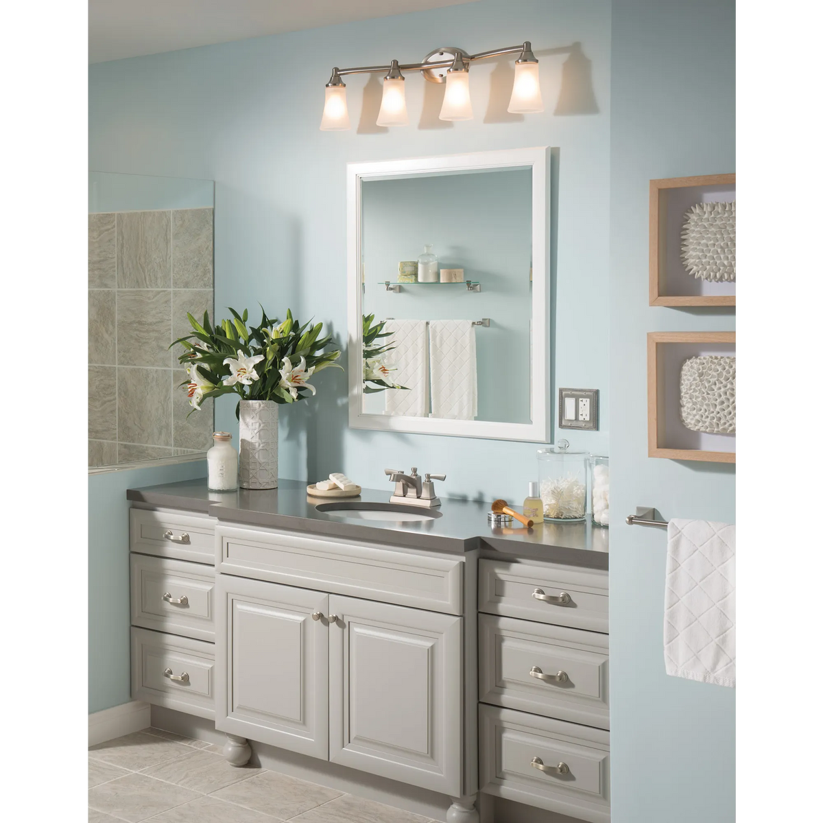 Moen Retreat 18" Towel Bar DN8318 in Brushed Nickel (DN8318BN) - view 2
