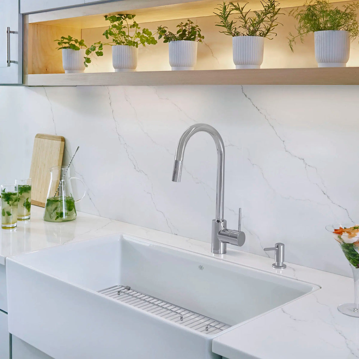 DXV Etre Single Handle Pull-Down Kitchen Faucet with Lever Handle in Polished Chrome (D35404300.100) - view 5