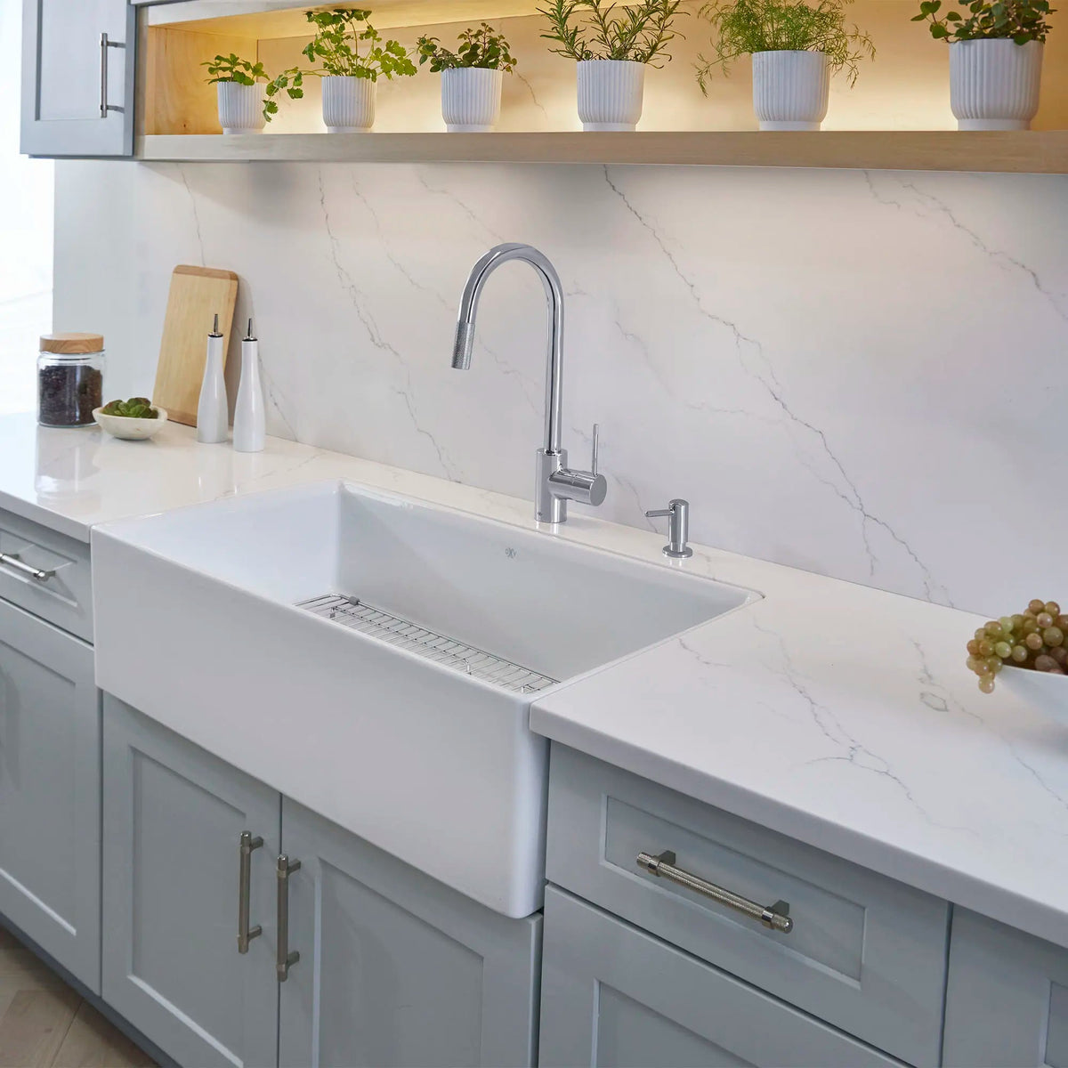 DXV Etre Single Handle Pull-Down Kitchen Faucet with Lever Handle in Polished Chrome (D35404300.100) - view 6
