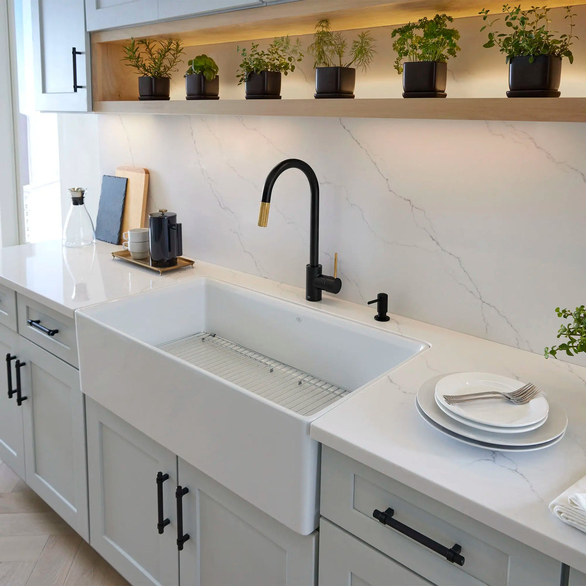 DXV Etre Single Handle Pull-Down Kitchen Faucet with Lever Handle in Matte Black/Satin Brass (D35404300.249) - view 7