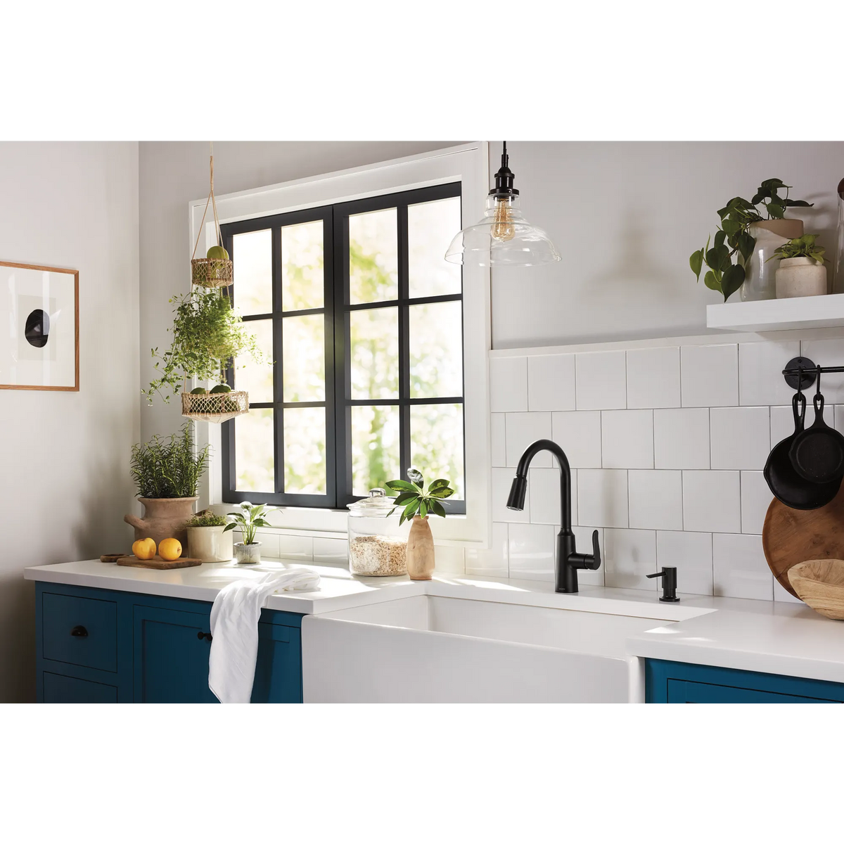 Moen Edwyn Single-Handle High-Arc Pulldown Kitchen Faucet 87028 in Matte Black (87028BL) - view 6