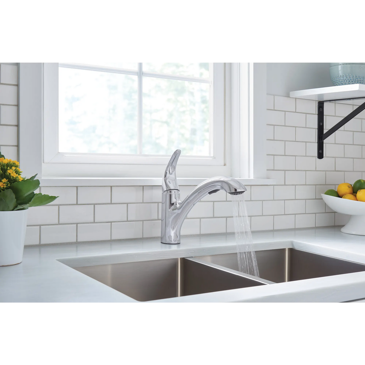 Moen Medina Single-Handle Pullout Kitchen Faucet 87039 in Chrome (87039) - view 2