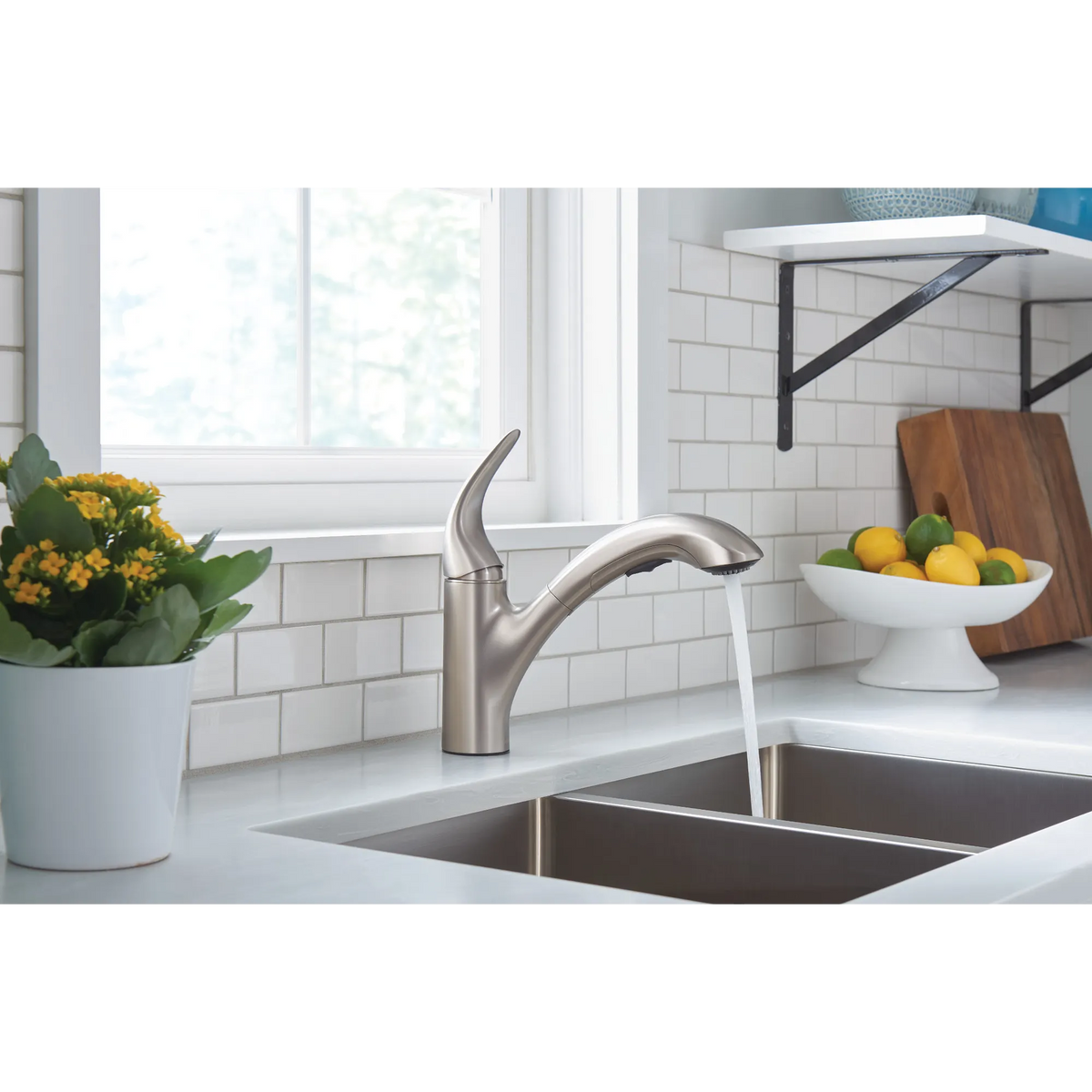 Moen Medina Single-Handle Pullout Kitchen Faucet 87039 in Spot Resist Stainless (87039SRS) - view 2