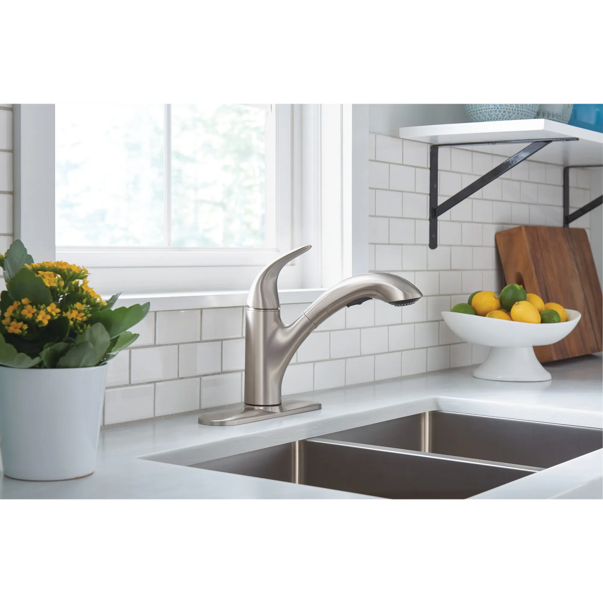 Moen Medina Single-Handle Pullout Kitchen Faucet 87039 in Spot Resist Stainless (87039SRS) - view 7