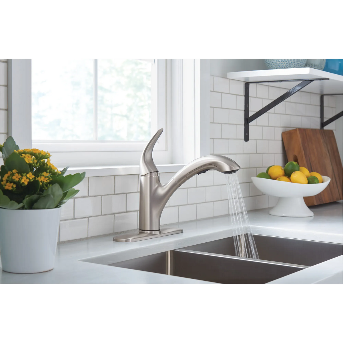 Moen Medina Single-Handle Pullout Kitchen Faucet 87039 in Spot Resist Stainless (87039SRS) - view 8
