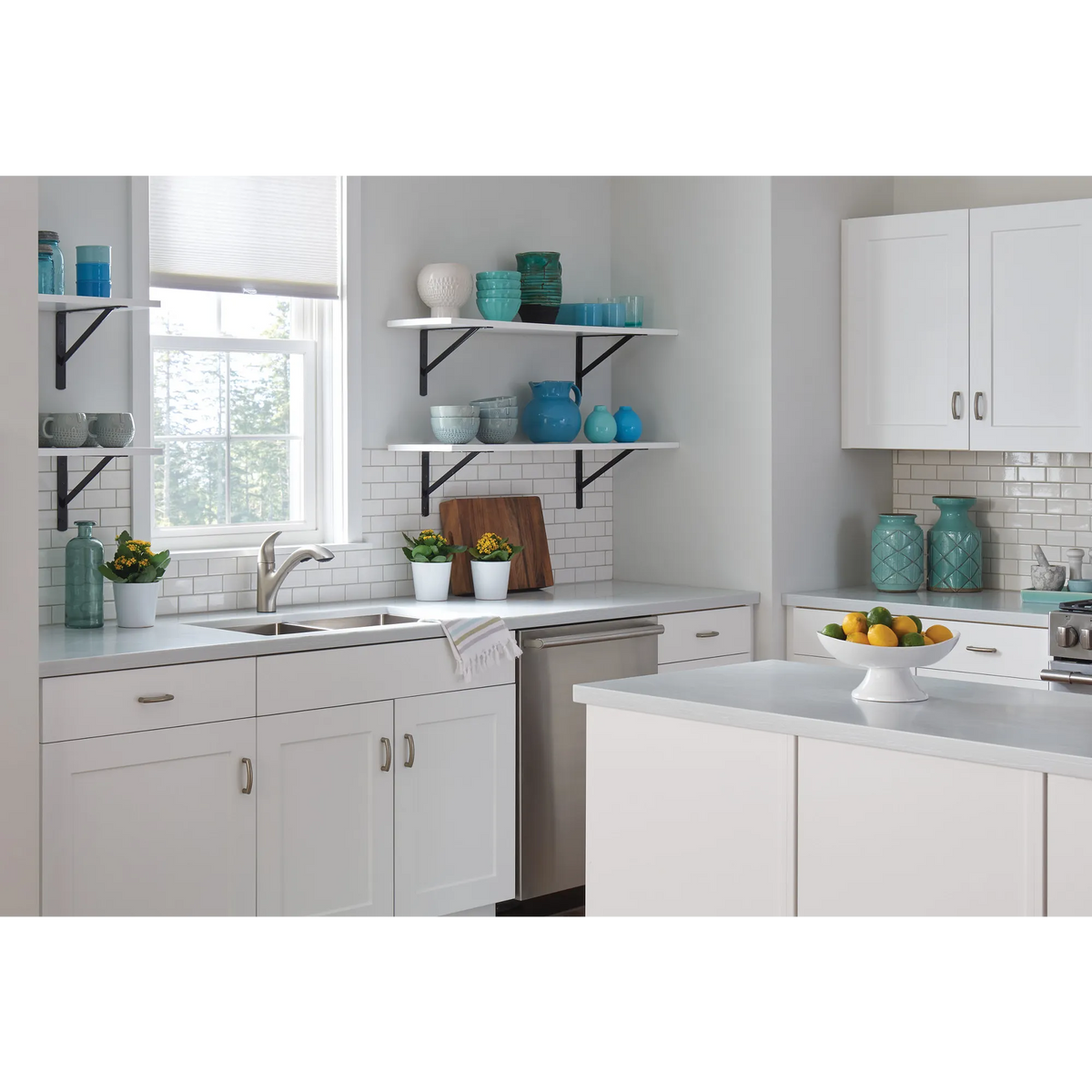 Moen Medina Single-Handle Pullout Kitchen Faucet 87039 in Spot Resist Stainless (87039SRS) - view 12