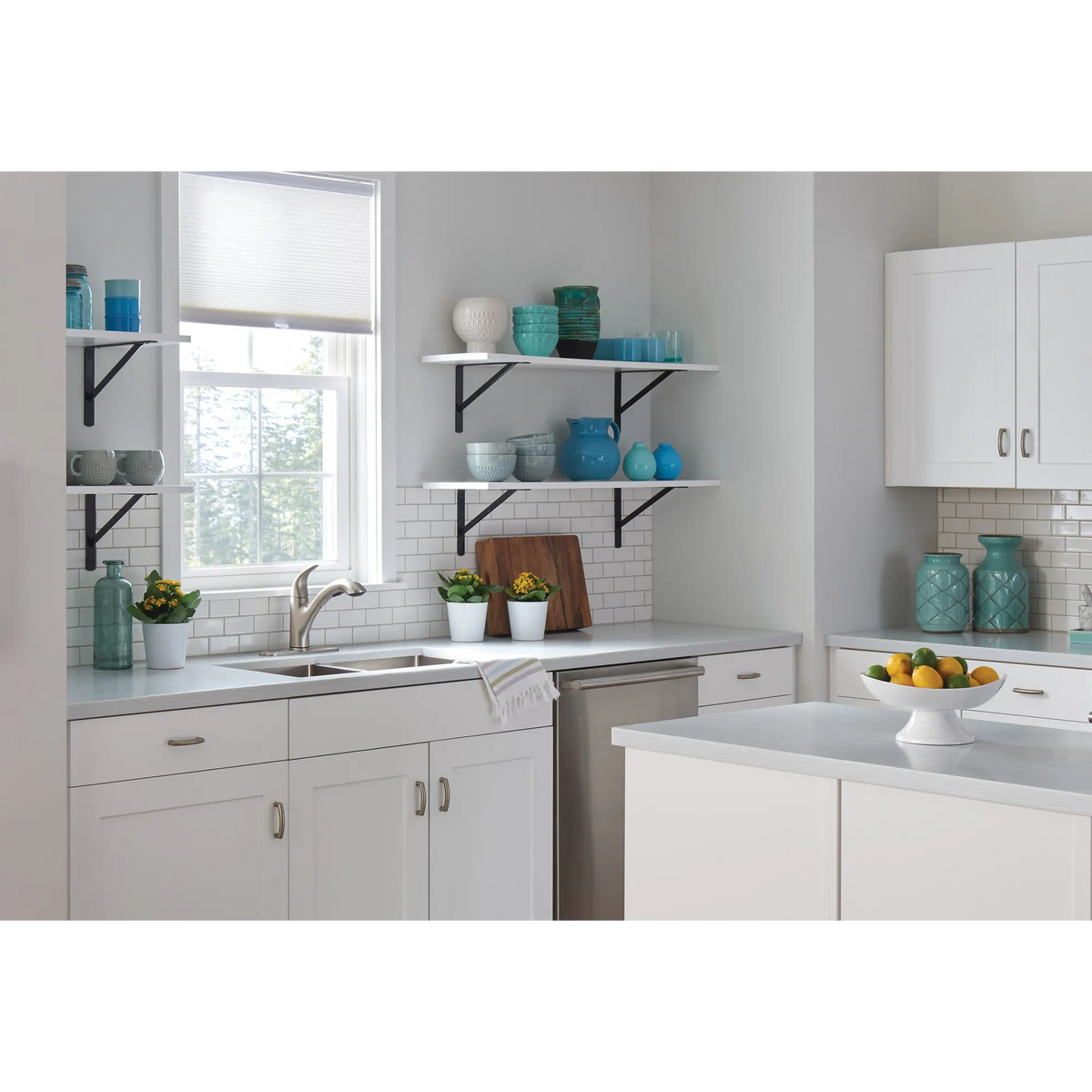 Moen Medina Single-Handle Pullout Kitchen Faucet 87039 in Spot Resist Stainless (87039SRS) - view 13