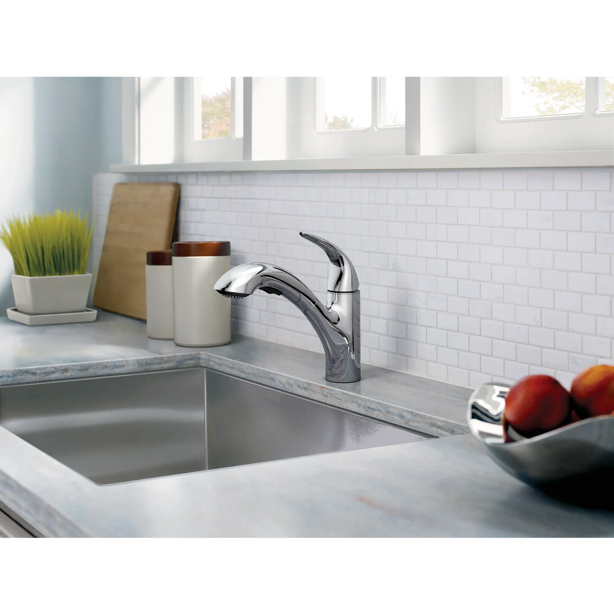 Moen Medina Single-Handle Pullout Kitchen Faucet 87039 in Chrome (87039) - view 3