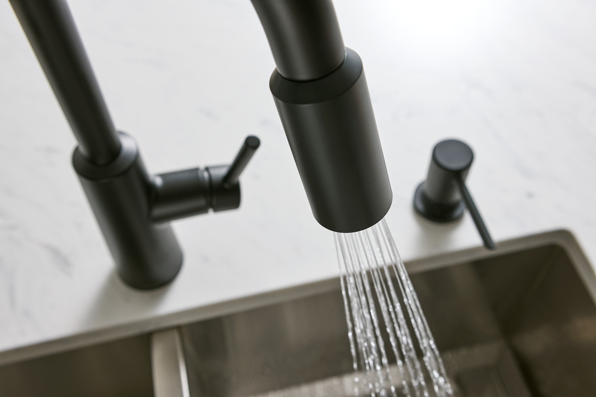 Moen Wand Kit 173816 in Matte Black (173816BL)