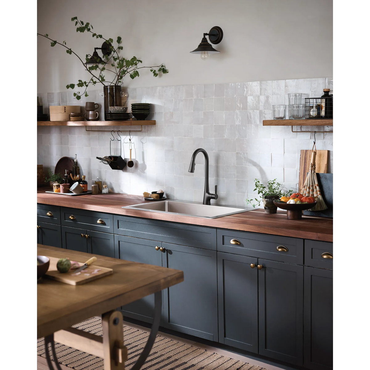 Moen Mikah Single-Handle High-Arc Pulldown Kitchen Faucet 87069 in Matte Black (87069BL) - view 2
