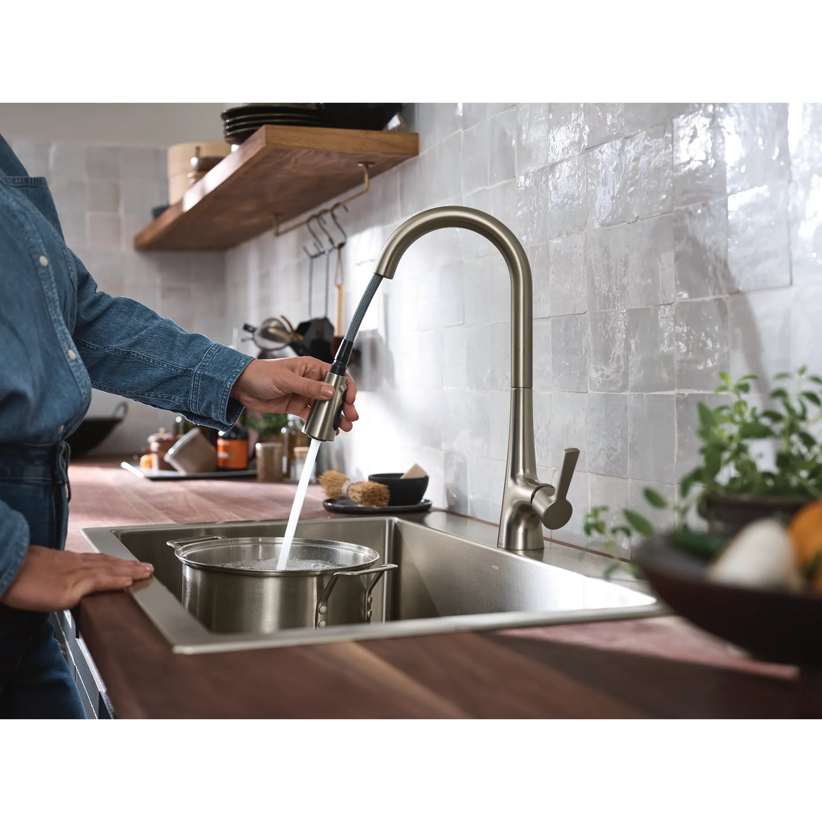 Moen Mikah Single-Handle High-Arc Pulldown Kitchen Faucet 87069 in Spot Resist Stainless (87069SRS) - view 4
