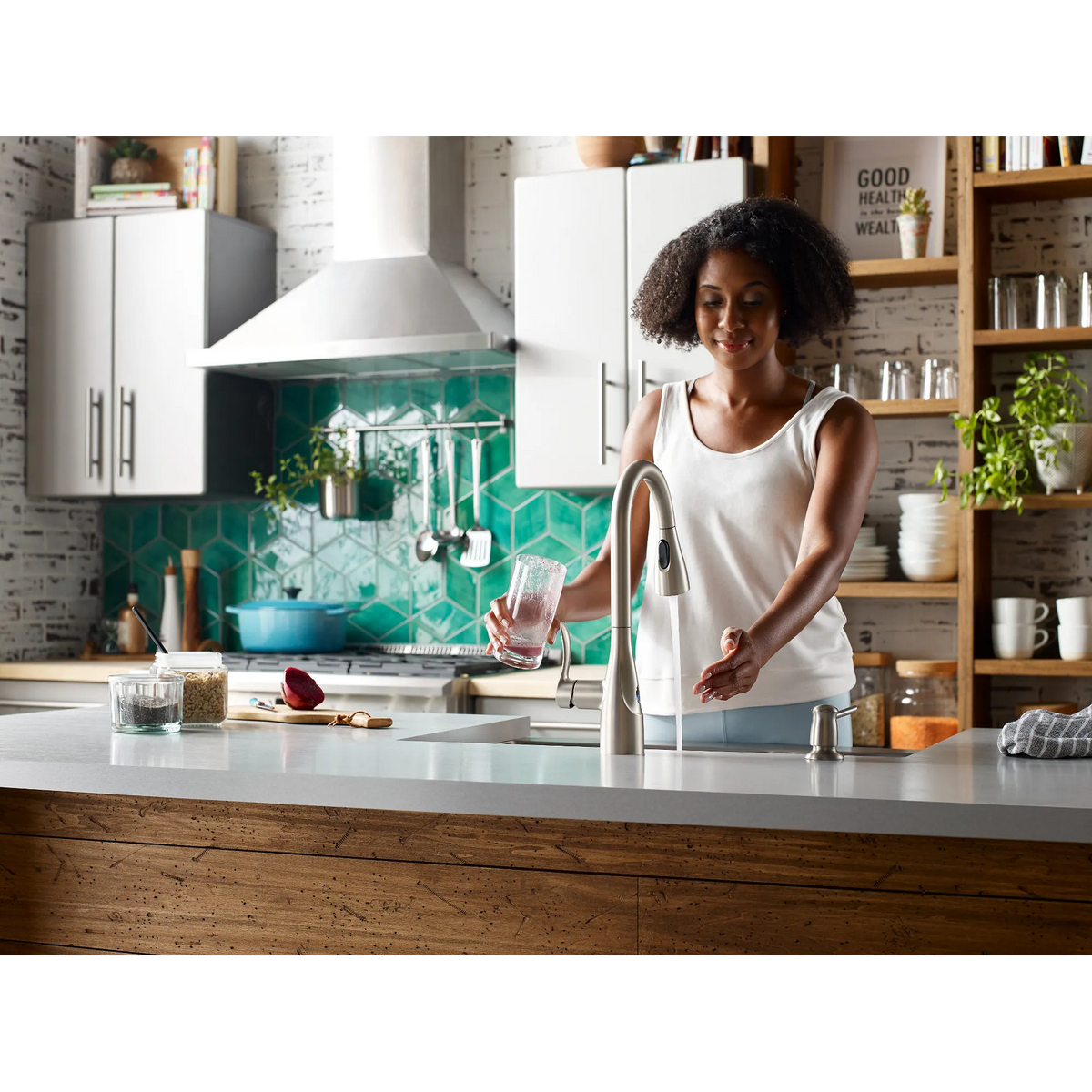 Moen Arlo Hands Free Pulldown Kitchen Faucet 87087EW in Spot Resist Stainless (87087EWSRS) - view 2